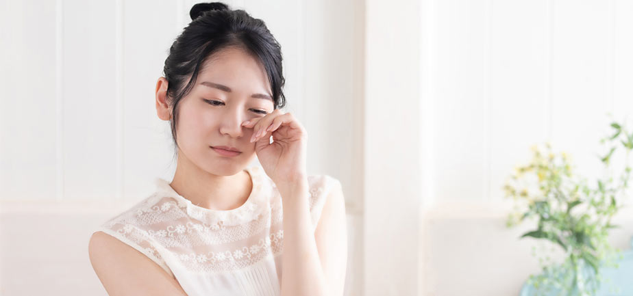 イメージ画像・眠くなっている女性